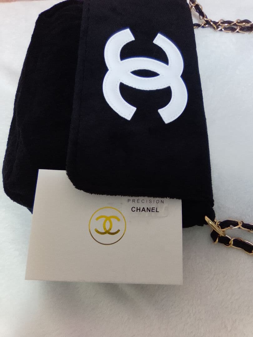 CHANEL ノベルティ 黒 ショルダーバッグ ホワイトロゴ付き