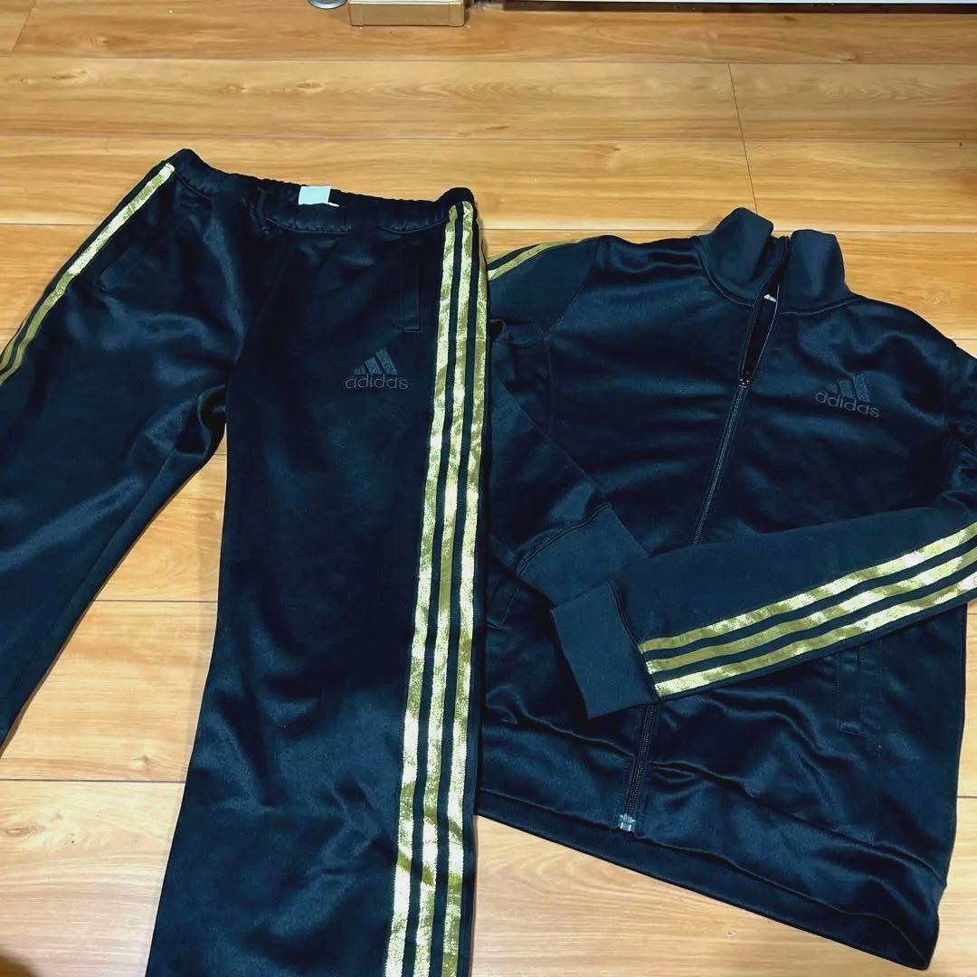アディダス ウォームアップ セットアップ