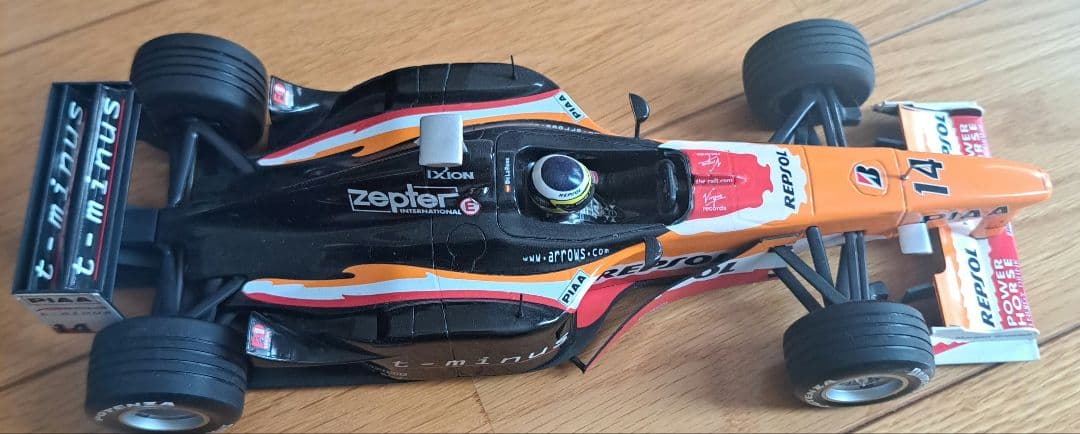 Arrows A23 1999 ミニカー 1/18