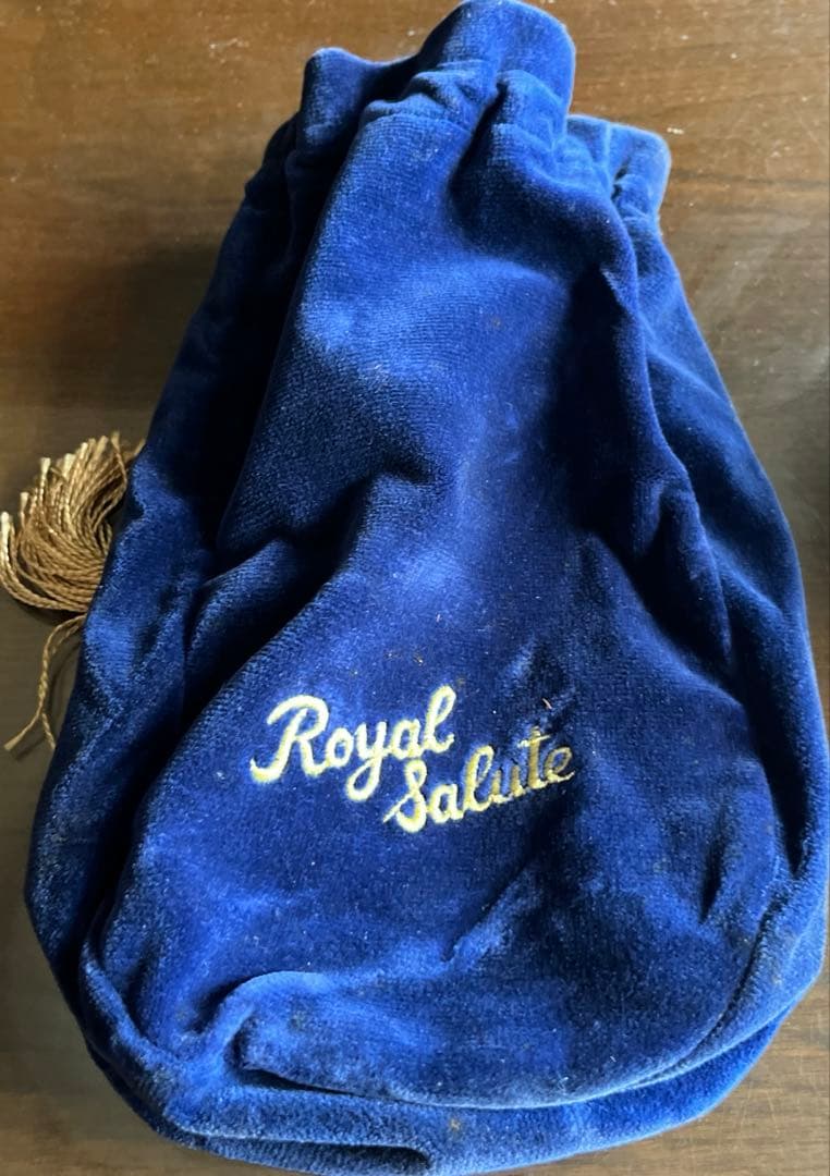 【 Salute 21年 ロイヤルサルート 古酒 未開封】