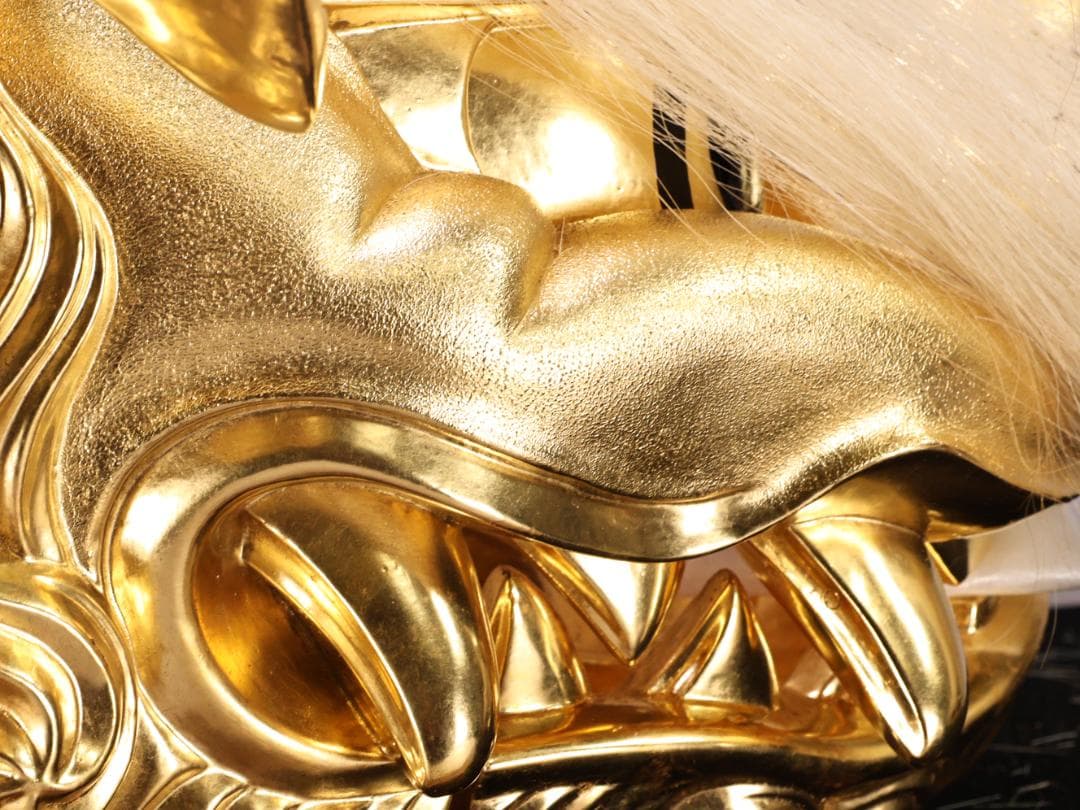 BK193　井波彫刻　名工　横山白汀　晩年作　「 金獅子 」　木彫　高さ34㎝