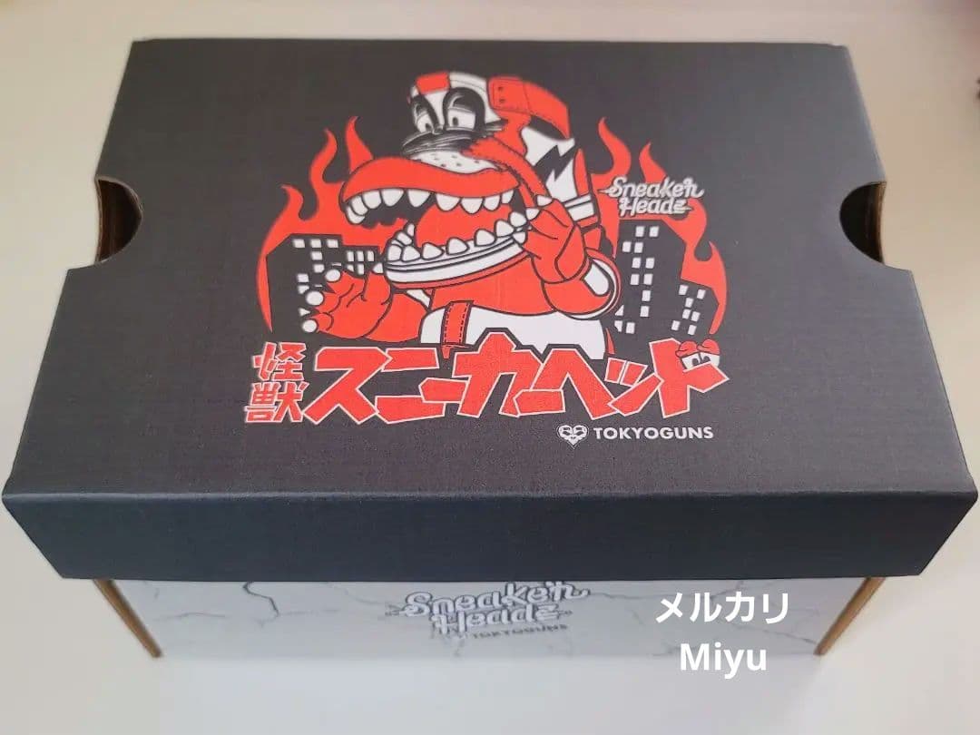 即日　限定 怪獣スニーカーヘッド フィギュア