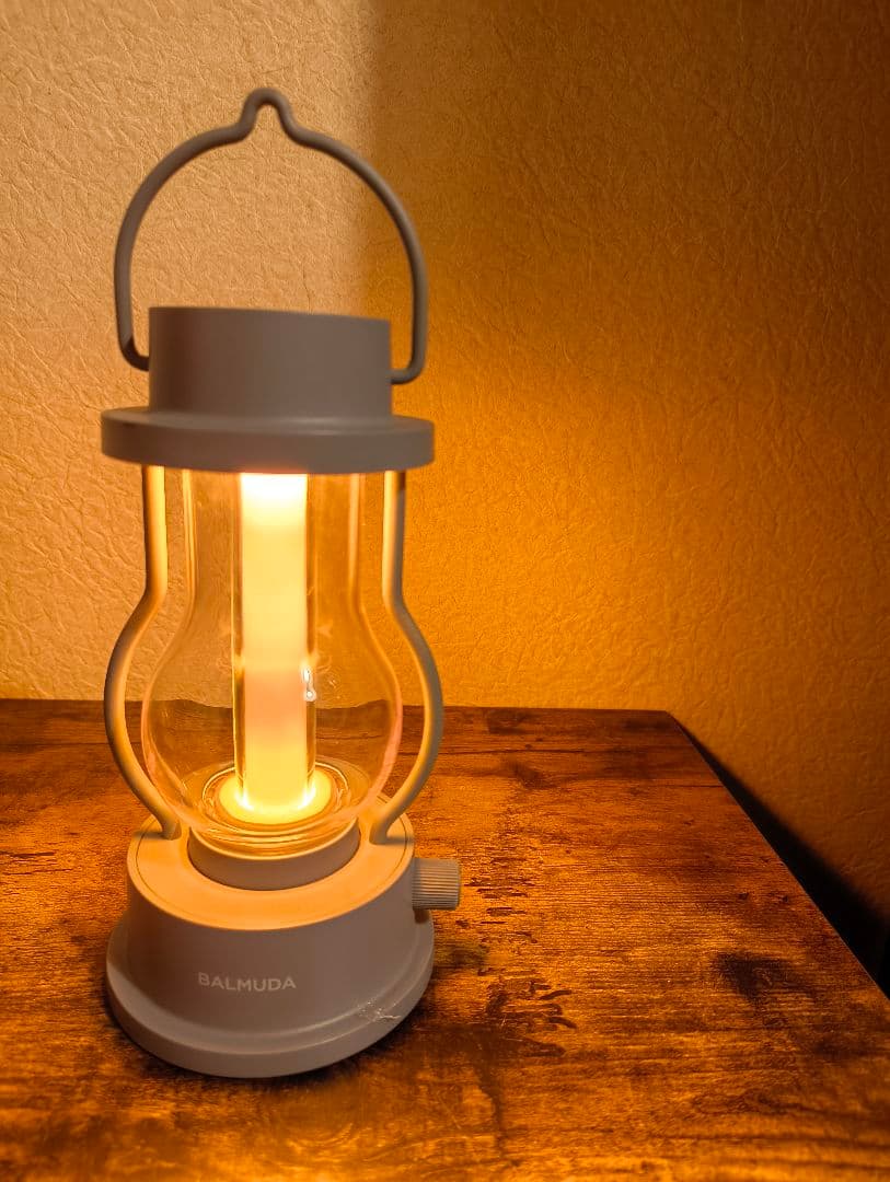 美品 バルミューダ LEDランタン ザ・ランタン ライト 照明 グレー 灰色