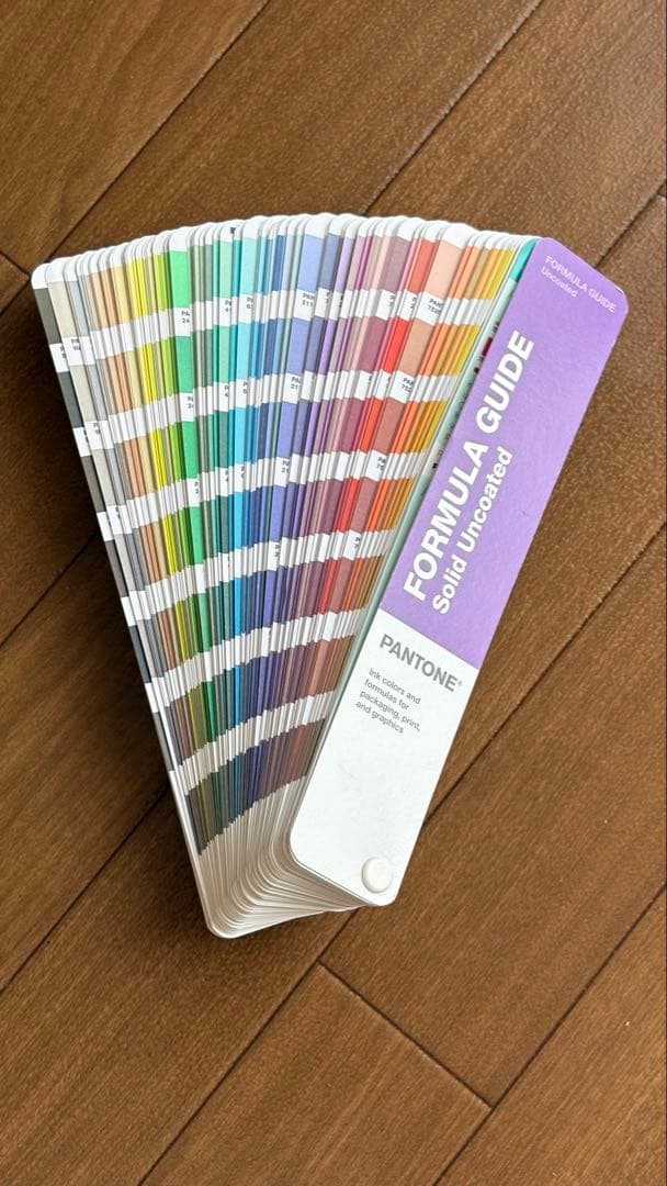 PANTONE Formula Guide カラーガイド