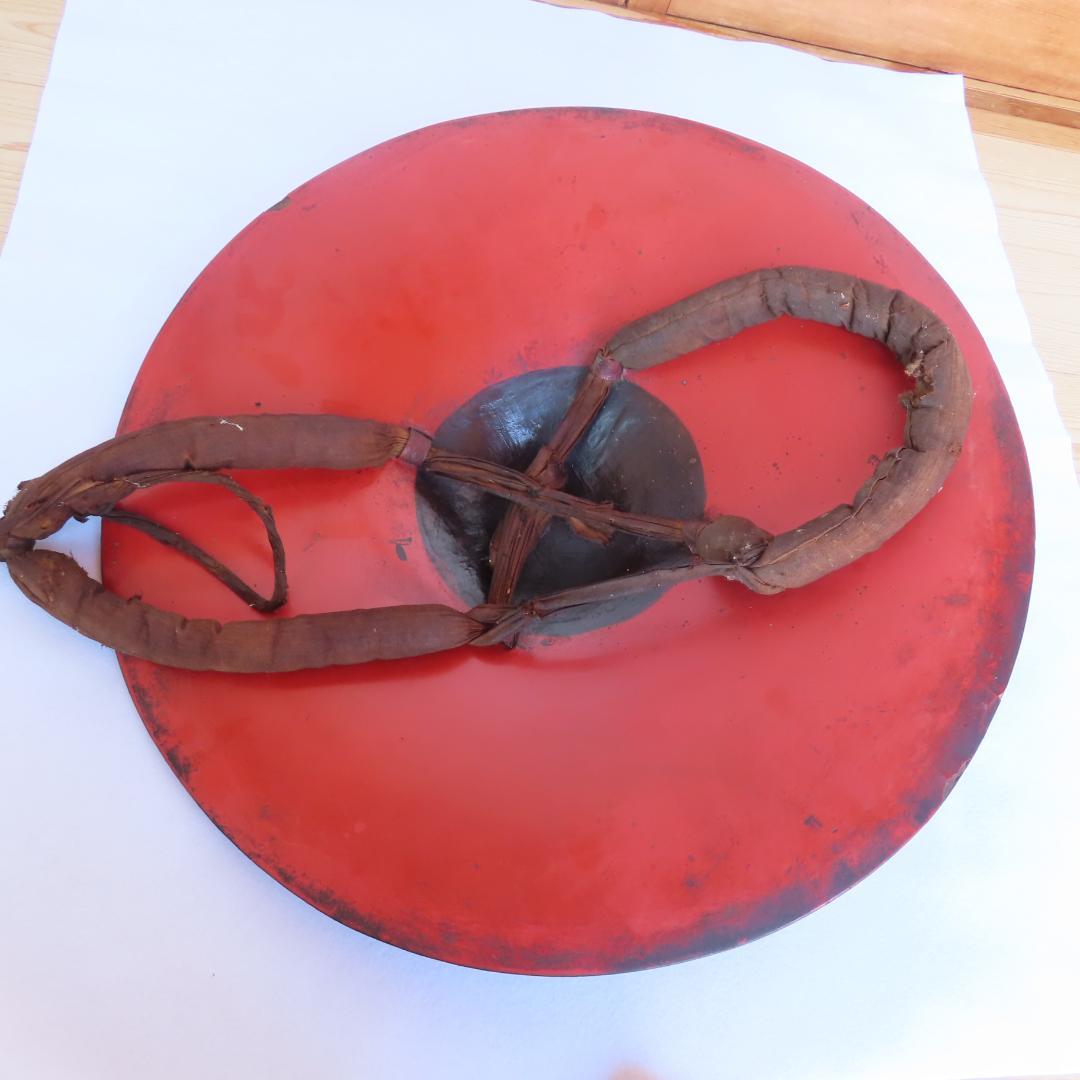 ほぼ無補修のオリジナル状態の陣笠（平陣笠・木製）