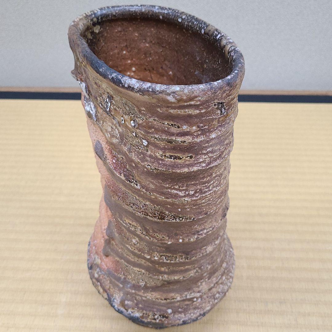 信楽焼 荒川智作 鎬花入 高さ9寸（約27cm） 共箱 本物保証