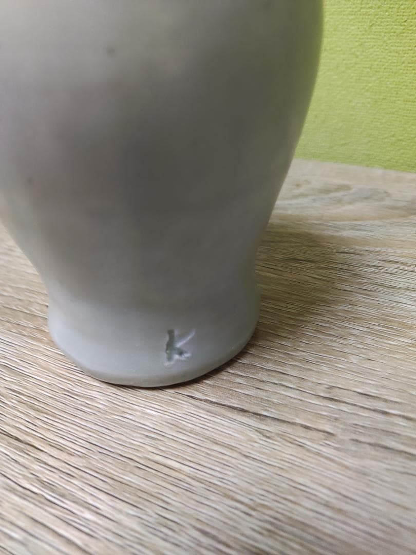 杉本貞光　作　牙白花入れ　　2023年12月新宿京王百貨店の個展にて購入