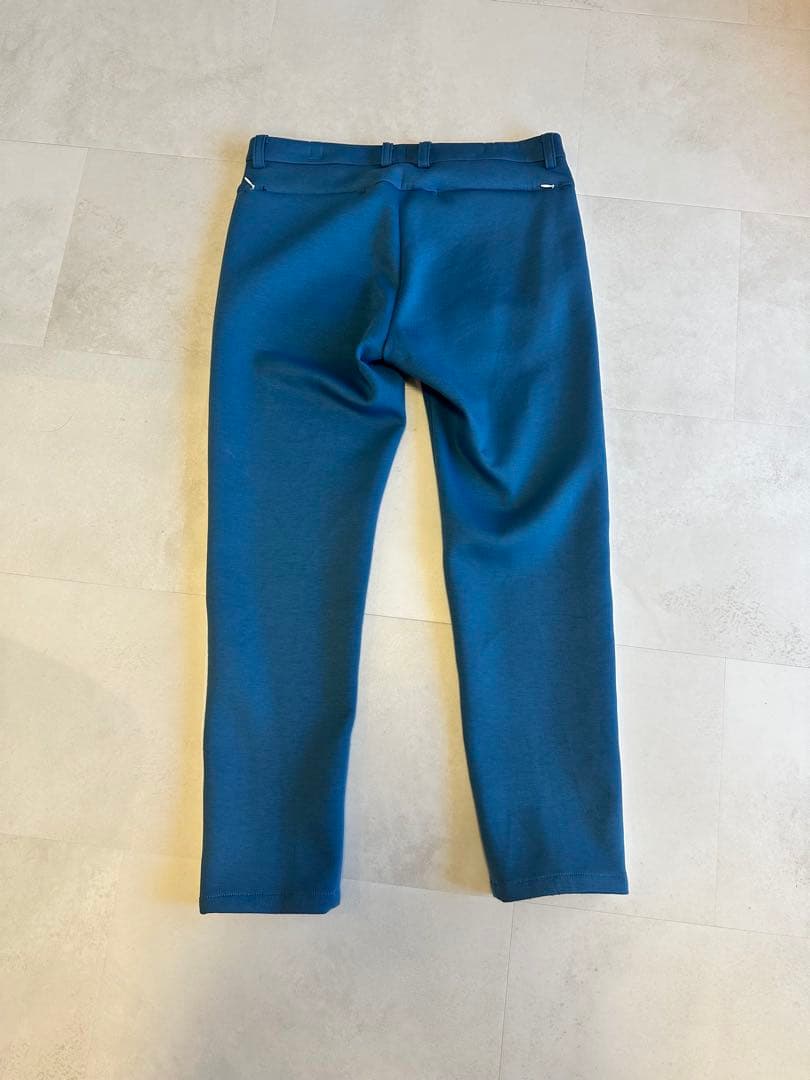 tovho（トヴホ）のフーディージャケット（パーカー）とパンツ【ゴルフウェア】