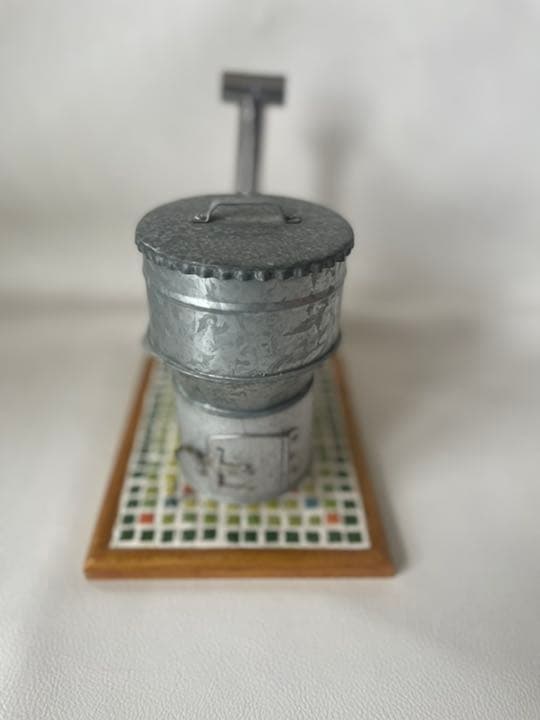 ミニチュア スモーク機能付き 薪ストーブ 精密模型 タイル製 ストーブ台付き