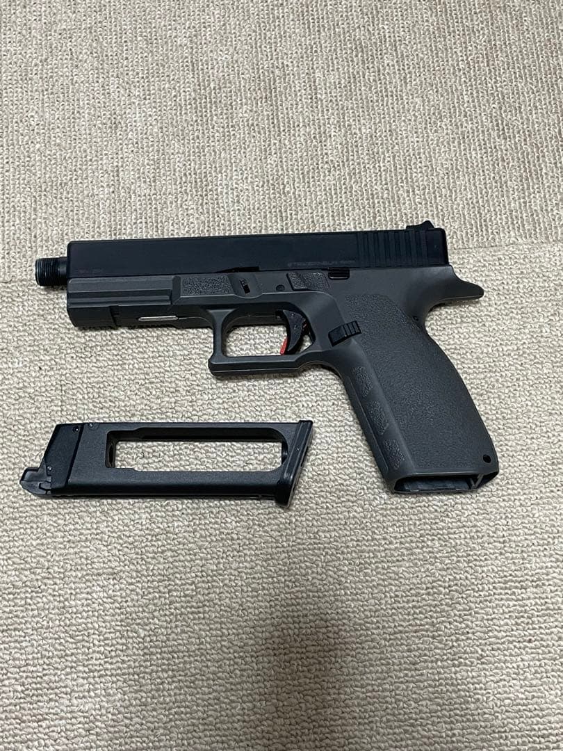 ストライカー9Q QUELL CO2ガスガン Carbon8