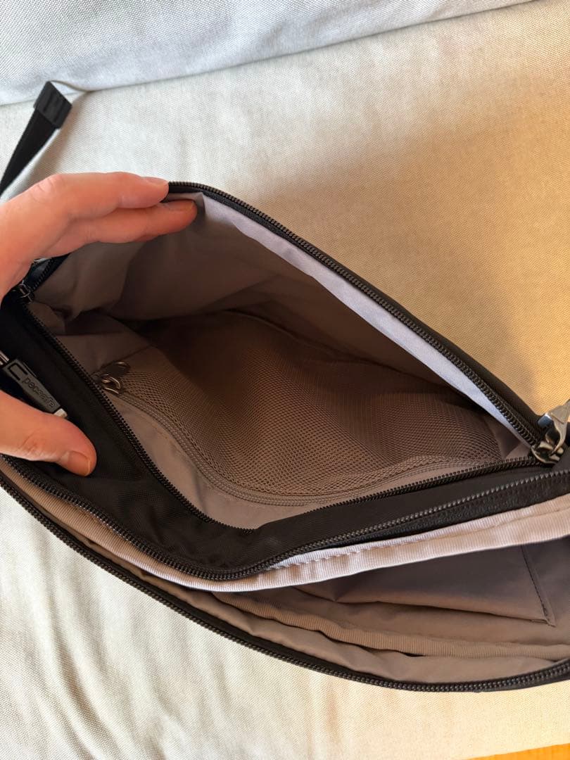 pacsafe パックセーフ　vibe 325