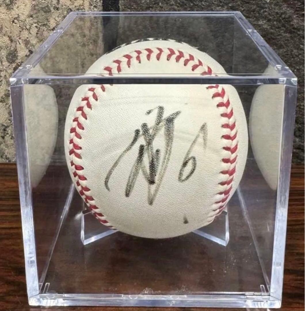 坂本勇人選手　ジャイアンツ　投げ入れ直筆サイン入り野球ボール Mizuno