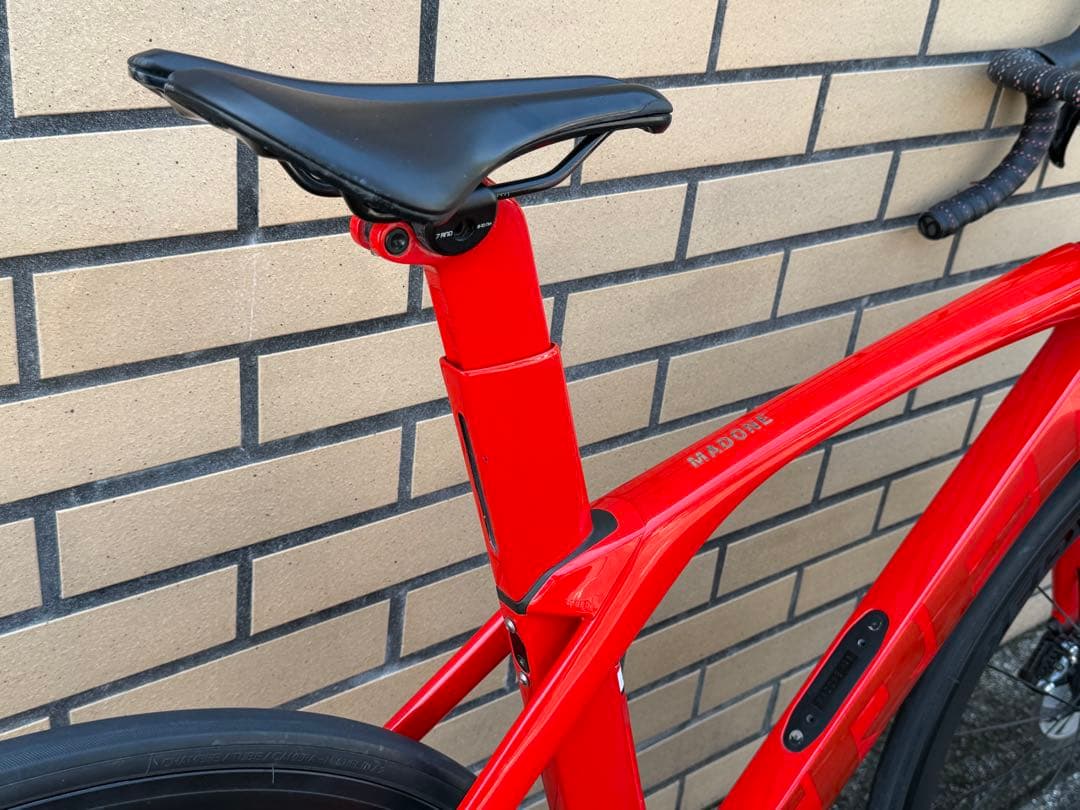 TREKトレック MADONE マドン SL6 DISC 2022