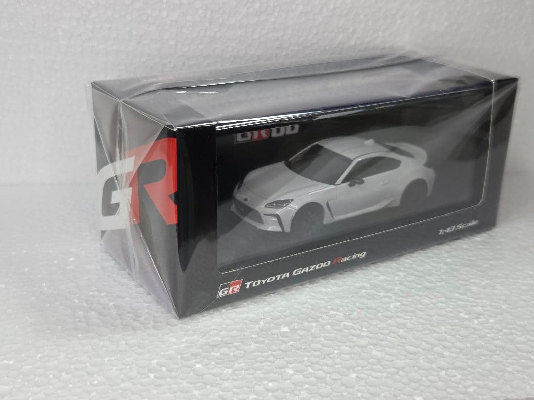 TGR 1/43スケールモデルカー GR86 クリスタルホワイトパール