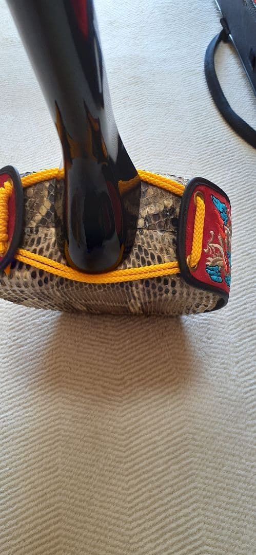 高級品沖縄三線豪華セット①☆ケース付属品多数☆両面本ヘビ革本蛇革リアルスネーク