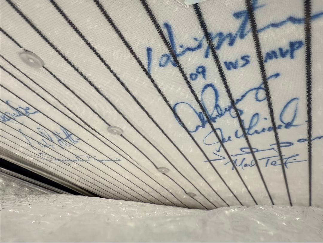 【本物・直筆サイン入りユニフォーム】ヤンキース：松井、ジーター等　WS優勝記念品