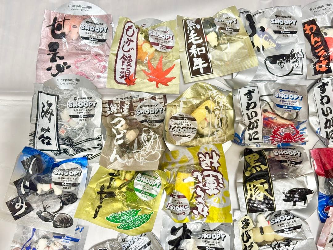 スヌーピー　全国おいしいものアクセサリー　50コ　ペプシ
