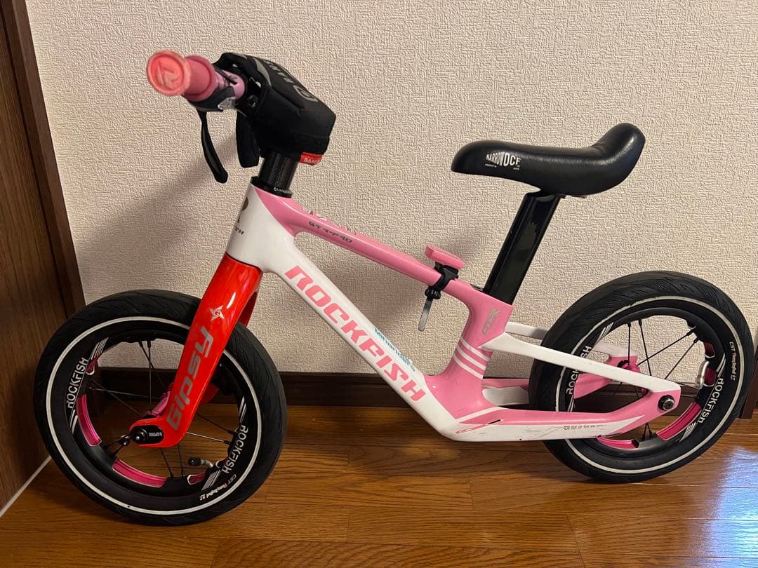 ROCKFISH GTRPRO 12インチ ピンク ストライダー