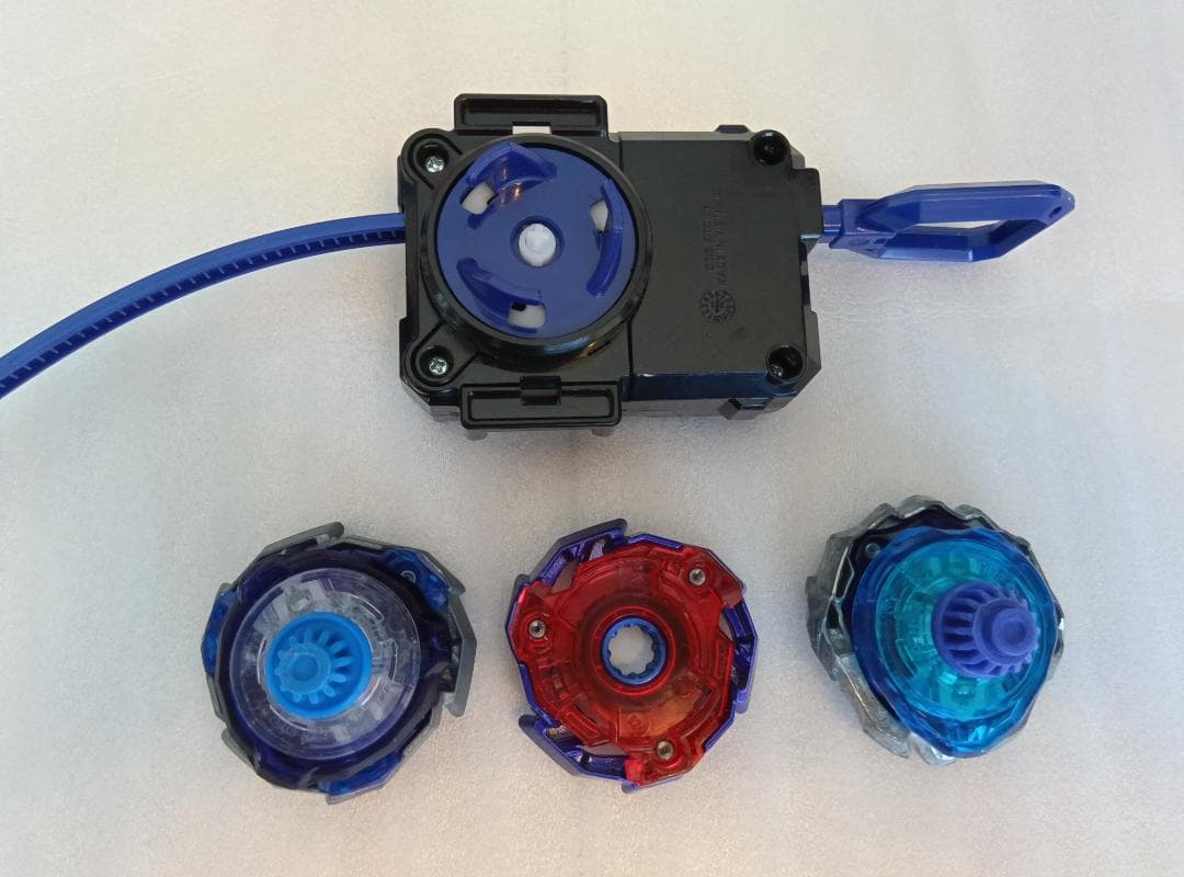 ベイブレードx 10個まとめ売り ランチャー＆スタジアム付き【送料込み】