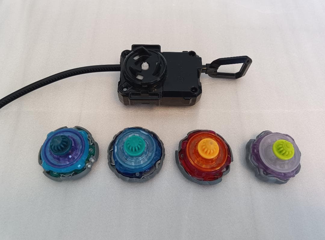 ベイブレードx 10個まとめ売り ランチャー＆スタジアム付き【送料込み】