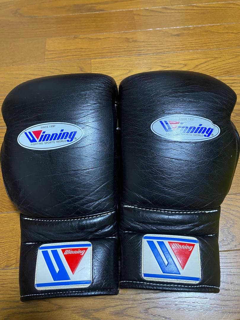 Winning ボクシンググローブ 14 oz 黒