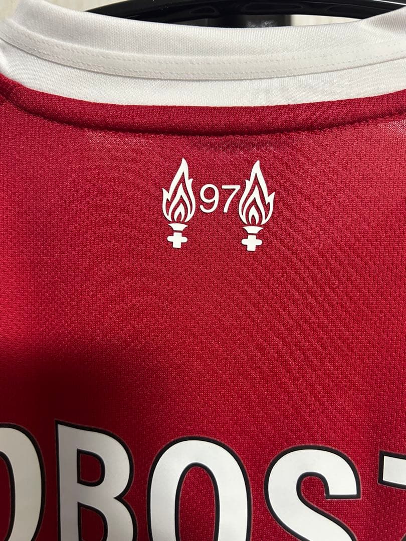 Liverpool 25/26 ホームユニフォームSZOBOSZLAI 8 M