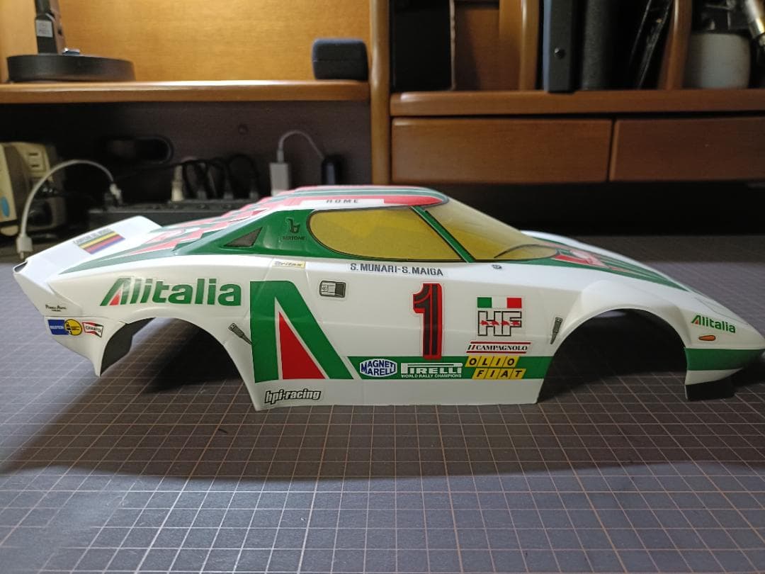 絶版　HPI 1/10 ランチア ストラトス ボディ　未完成品