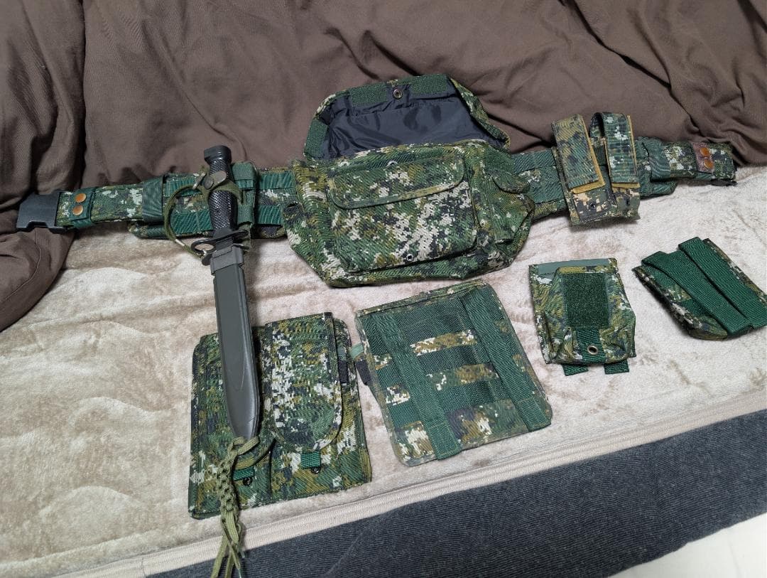 (官品) 台湾陸軍実物弾帯 マガジンポーチセット(グレネード　中華民国)