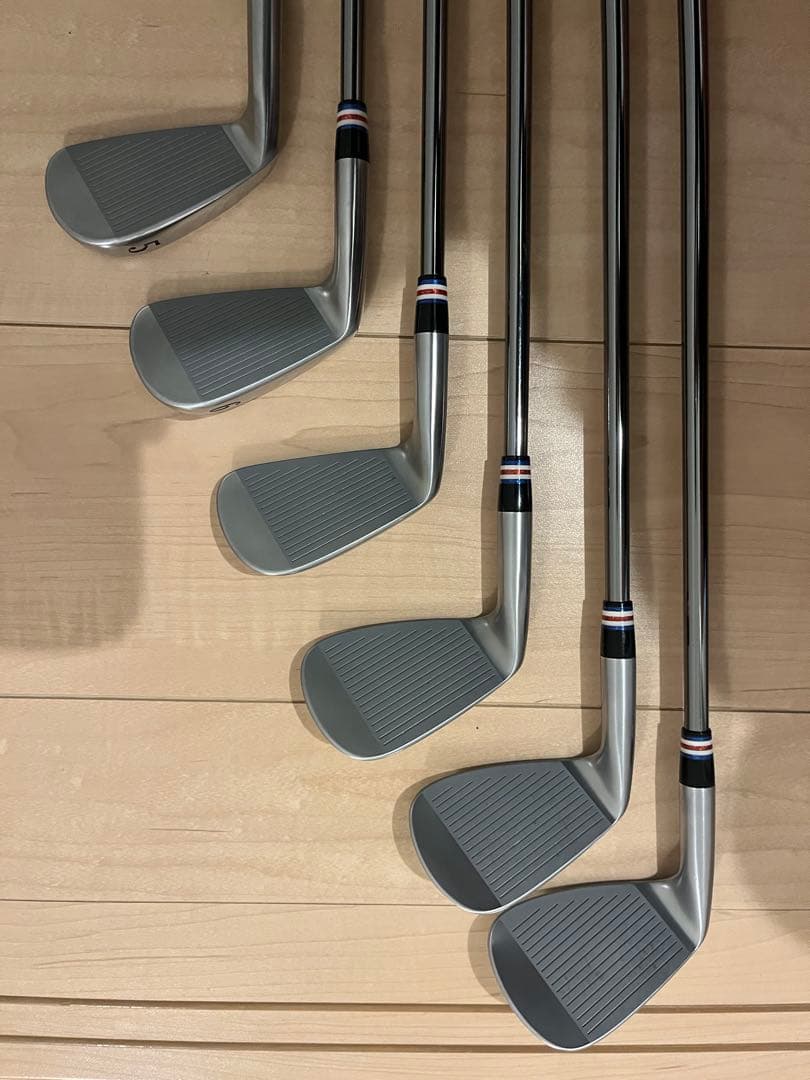 ARTISAN ゴルフセット　アイアン、キャディーバッグ、ウェッジ