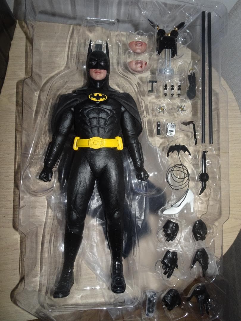 ホットトイズ バットマン 1/6 フィギュア DX 2.0 MMS693