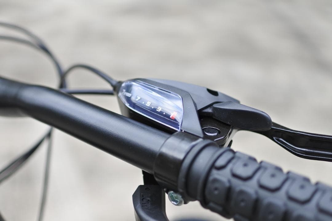 送料無料！未使用26×4.0ファットバイク　21スピード