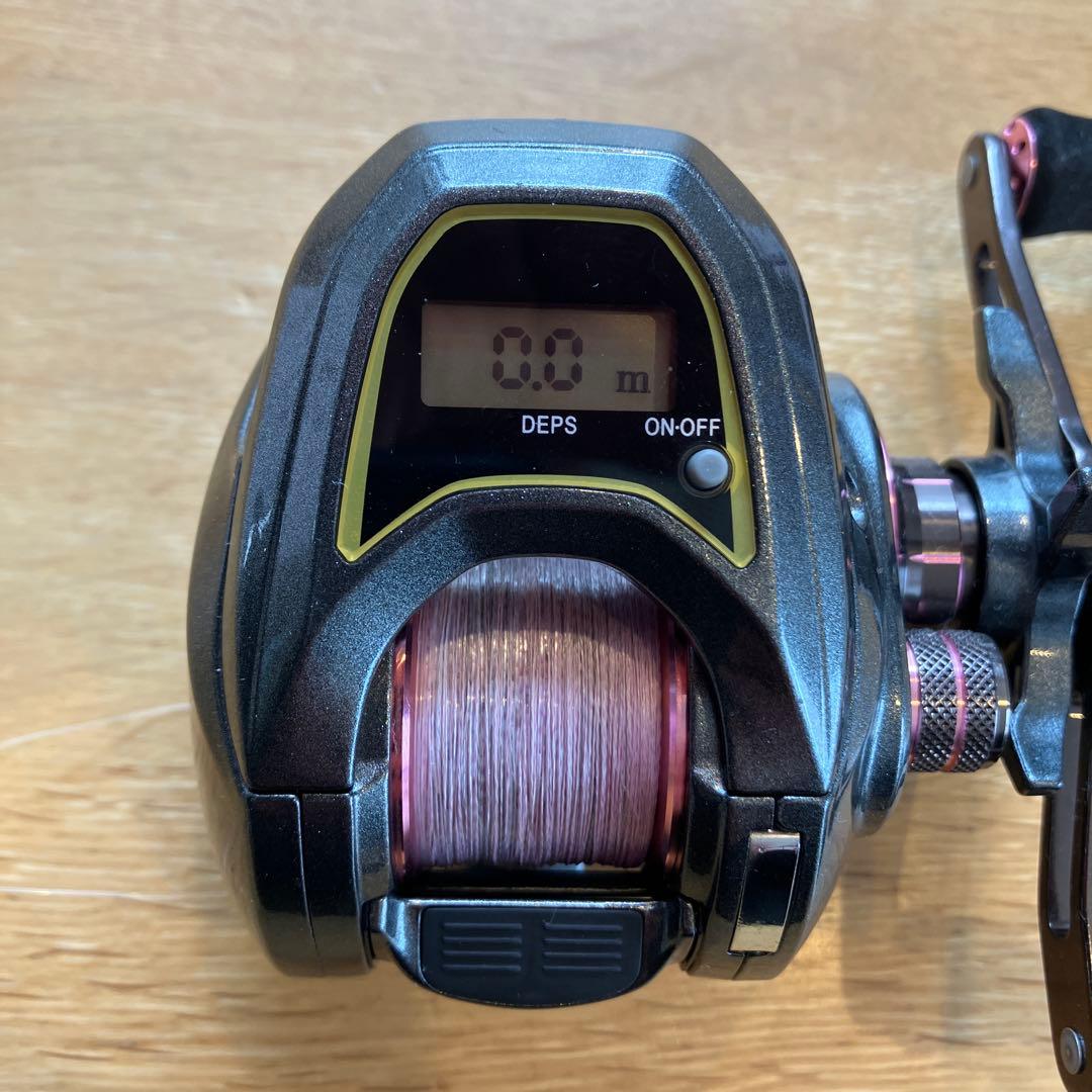 ダイワ　19 紅牙 X IC (右ハンドル) カウンター付き小型両軸リール