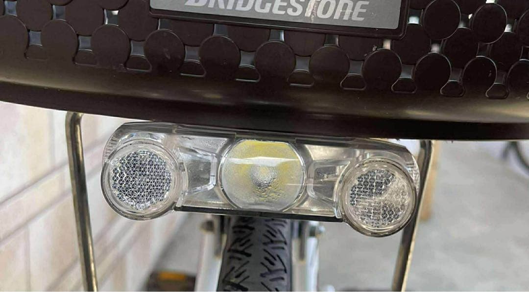 ホワイト 電動アシスト自転車 前カゴ付き