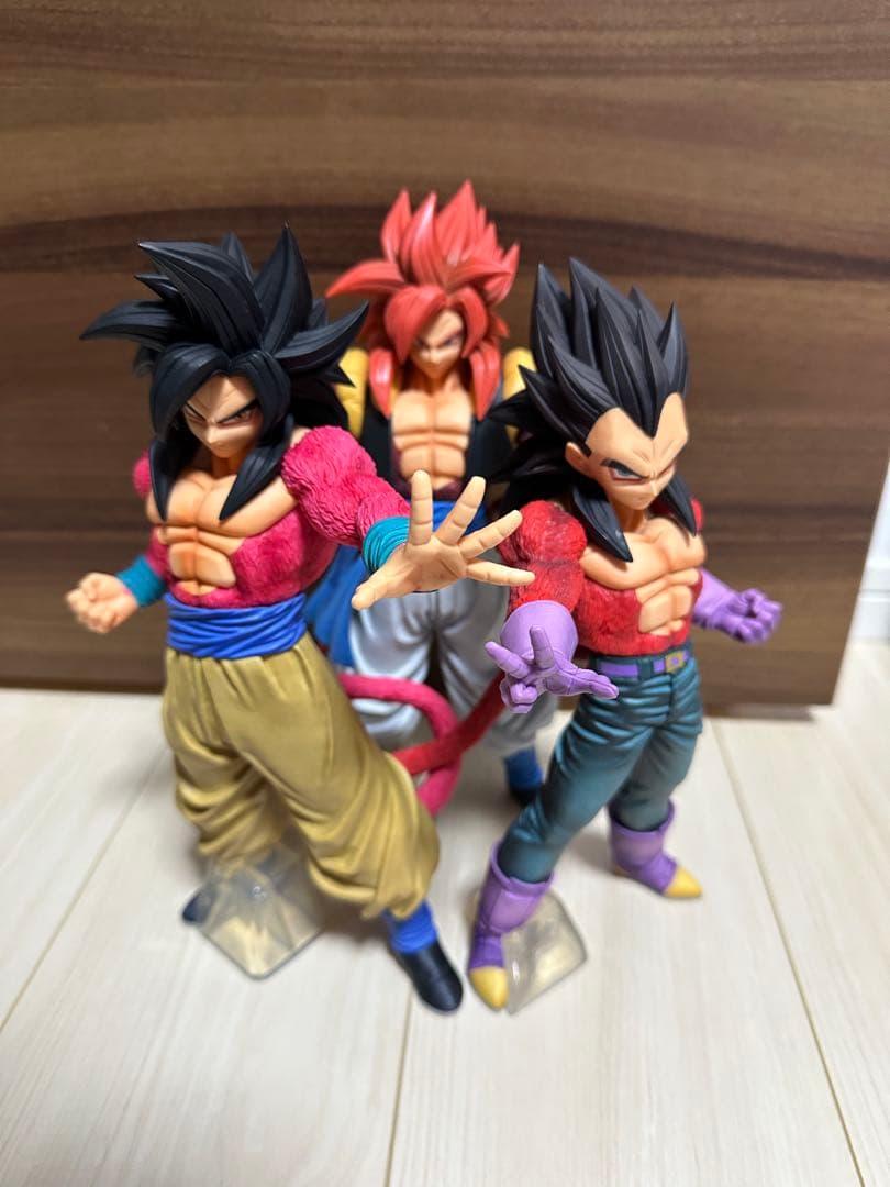 ドラゴンボールフィギュア　一番くじ　グレイテストサイヤン　超サイヤ人4
