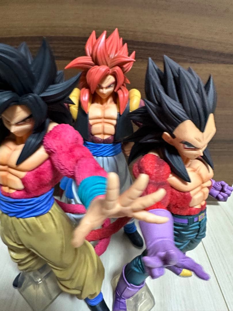 ドラゴンボールフィギュア　一番くじ　グレイテストサイヤン　超サイヤ人4