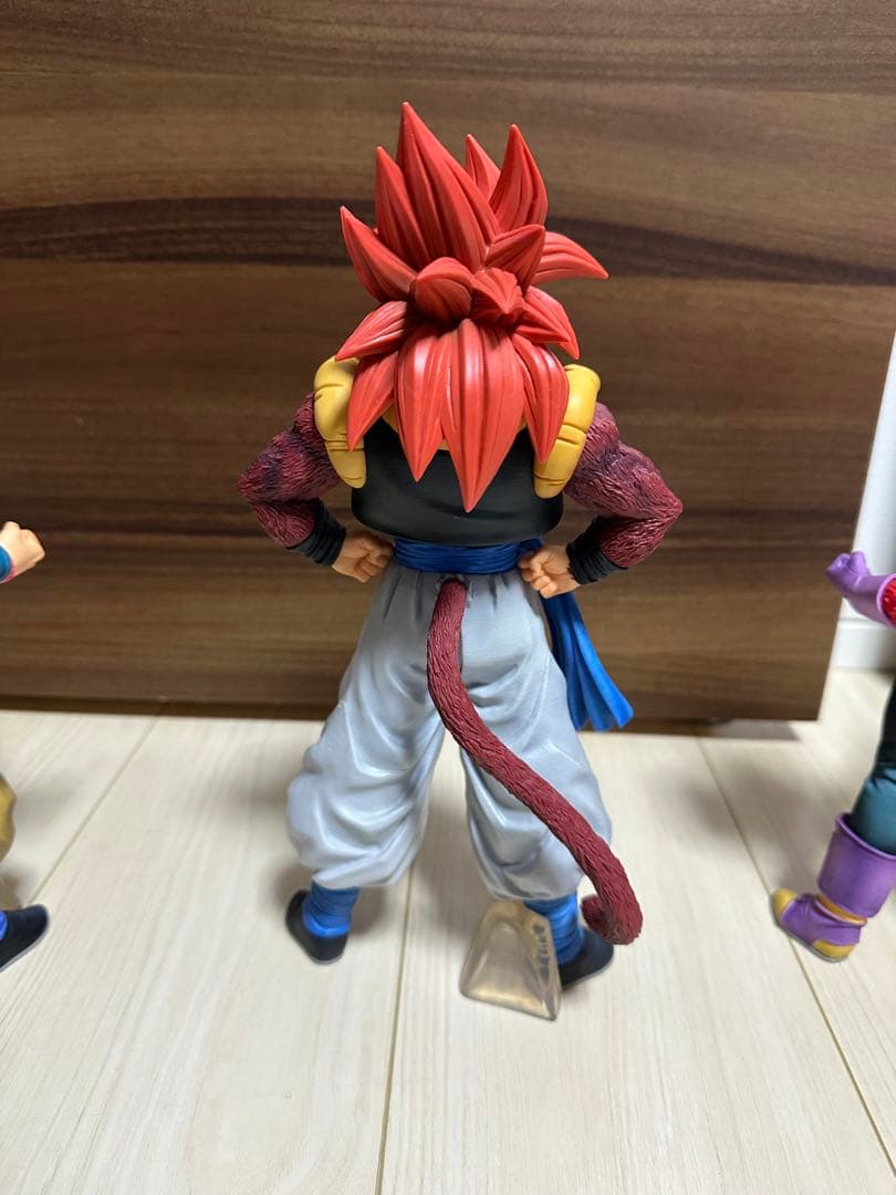 ドラゴンボールフィギュア　一番くじ　グレイテストサイヤン　超サイヤ人4