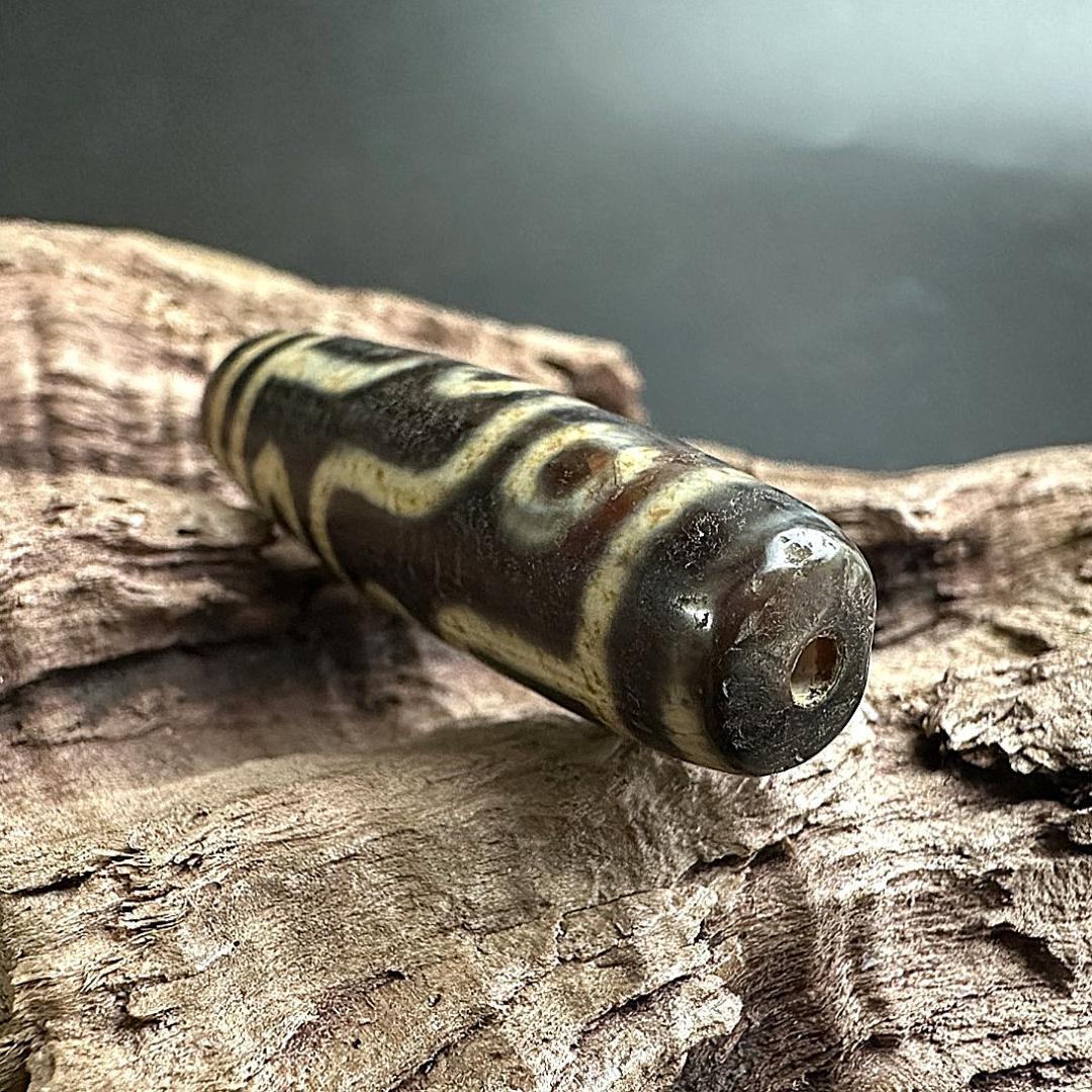 九眼老天珠 dzi 瑪瑙 チベタン/ジー ビーズ とんぼ玉 お守 ９眼 1471