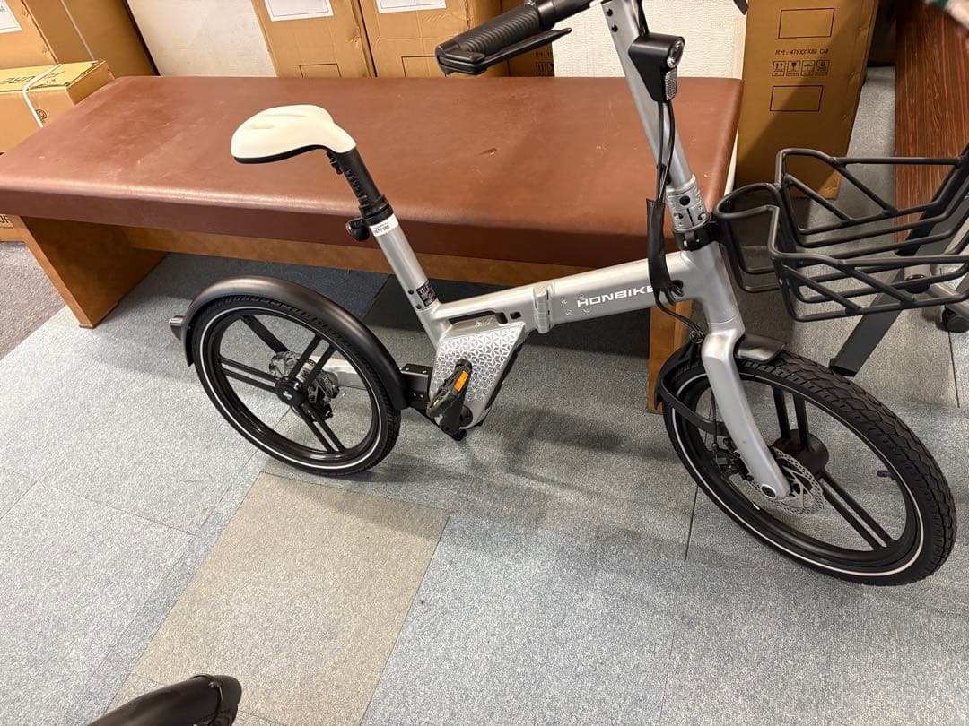 おもち　　カゴ付き2台 ホンバイクストン　シルバー　カゴあり