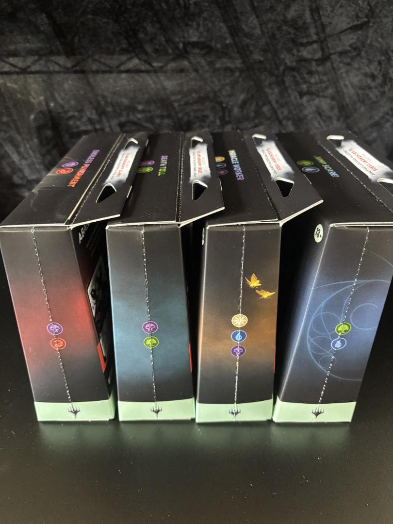 マジック・ザ・ギャザリング ダスクモーン統率者デッキ計4 英語版 未開封