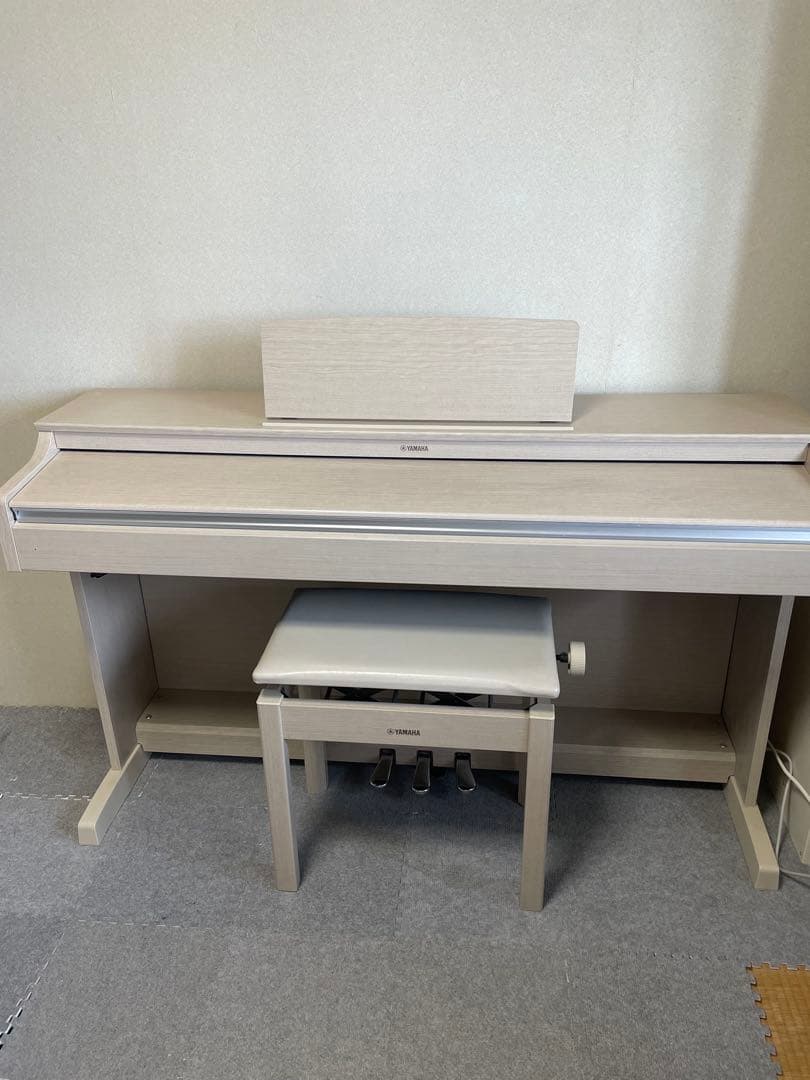 YAMAHA 電子ピアノ ホワイト 3ペダル付き　YDP-163