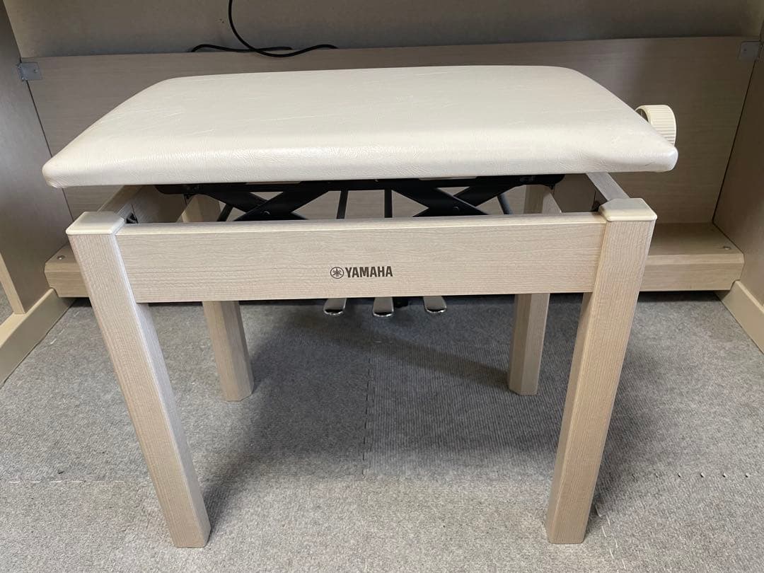 YAMAHA 電子ピアノ ホワイト 3ペダル付き　YDP-163