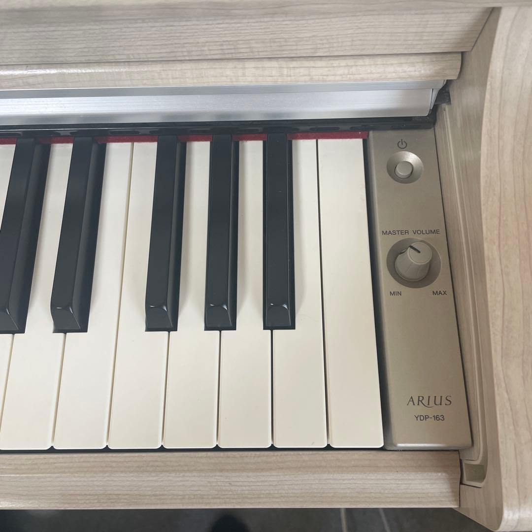 YAMAHA 電子ピアノ ホワイト 3ペダル付き　YDP-163