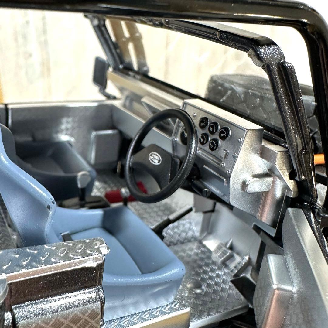 ランドローバー ディフェンダー ムービーエディション 「トゥームレイダー」