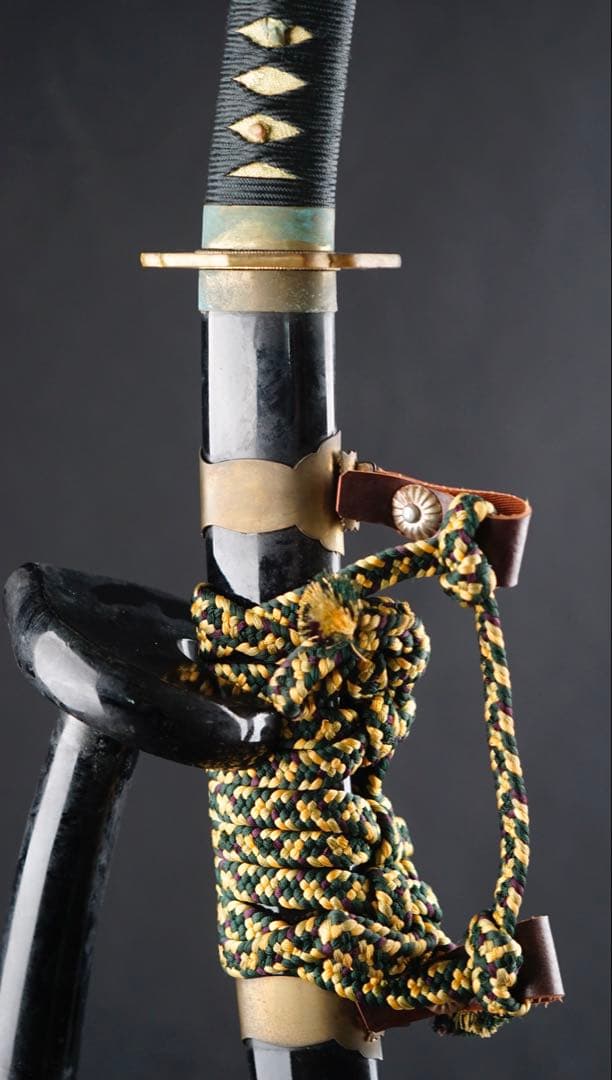 模造刀　青貝　特徴のある日本刀　居合刀　刀掛け付き　螺鈿