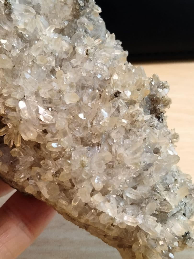 埼玉県秩父市中津川 秩父鉱山 橋掛沢　水晶クラスター　番号1