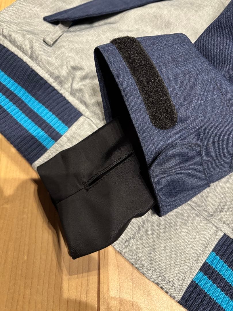 定価28000円　新品　スノーボードウェア　サイズS 新品未使用