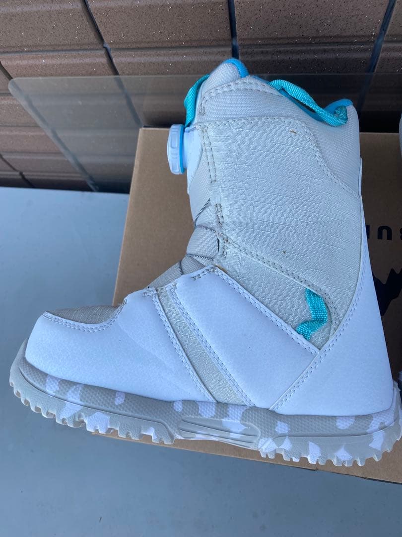 『Beeeee』Burton Grom BOA 子供用スノーボードブーツ