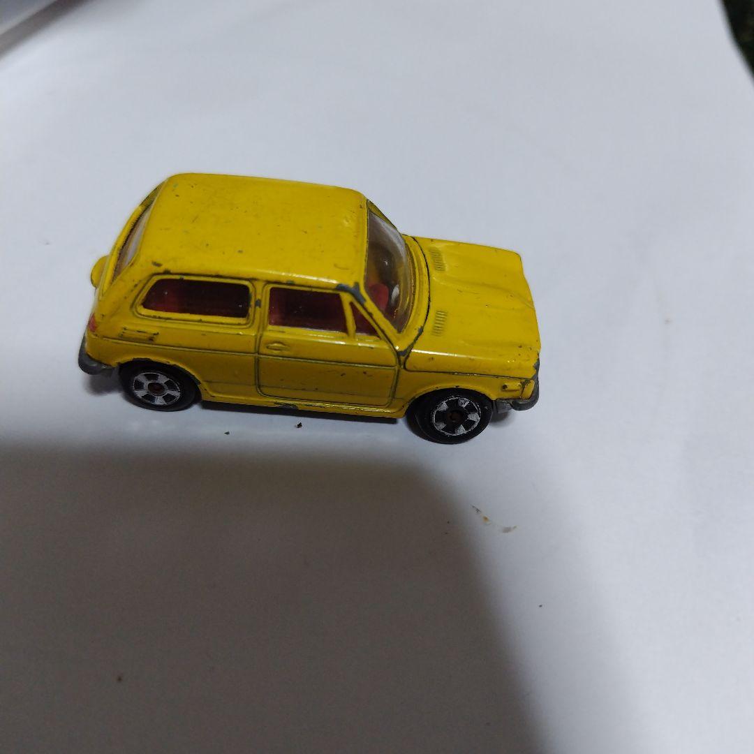 トミカ　ホンダＮ360 香港　ミニカー本体に傷、汚れ、更に窓ガラスにヒビ有り