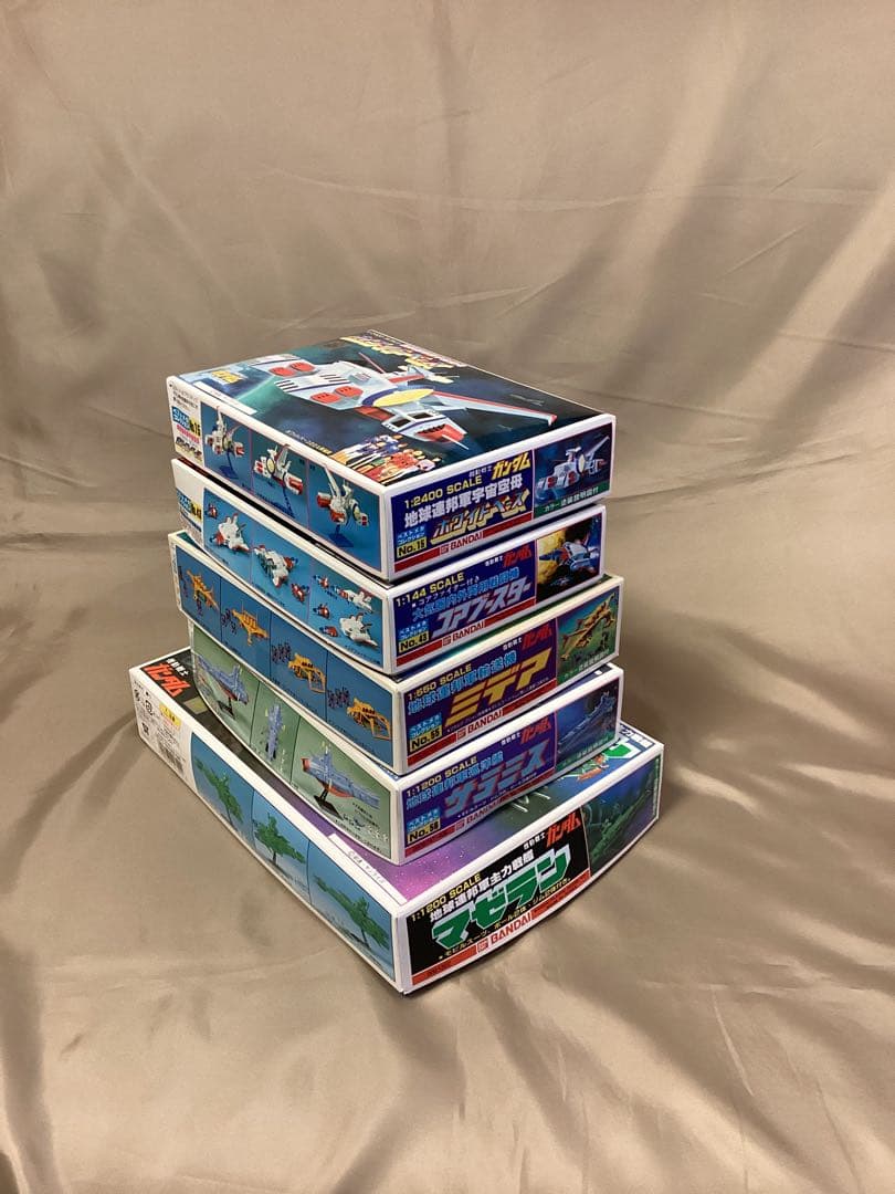 新品 赤バンダイ ガンダムプラモデル 旧キット ガンプラ 美品 10点セット