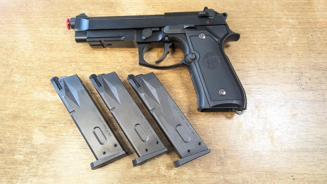 東京マルイ　M92F ガスブローバック 極美品 　マガジン３本